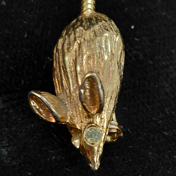 Gold Tone Mouse Pin Brooch - Picture 4 of 7